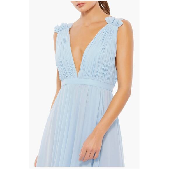 NEW IEENA BY MACDUGGAL Women's 55321 Sleeveless Pleated Deep V-Neck Chiffon Gown - Picture 3 of 7